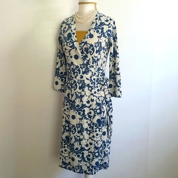 Wrap Around Floral Dress - Picture 7 of 16